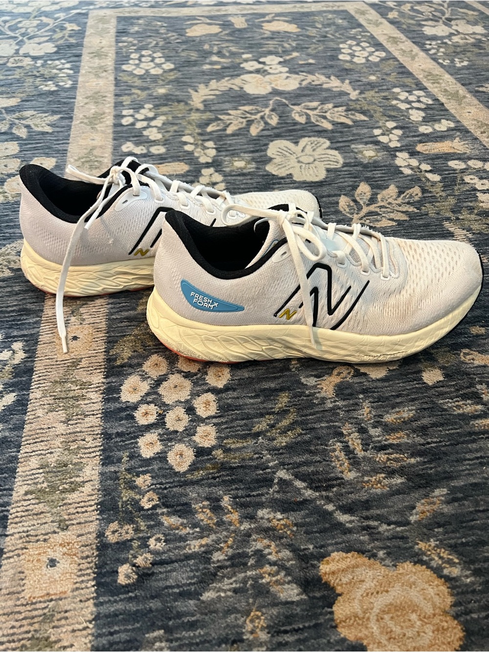 New Balance White and Black Fresh Foam  EVOZ Running Shoes